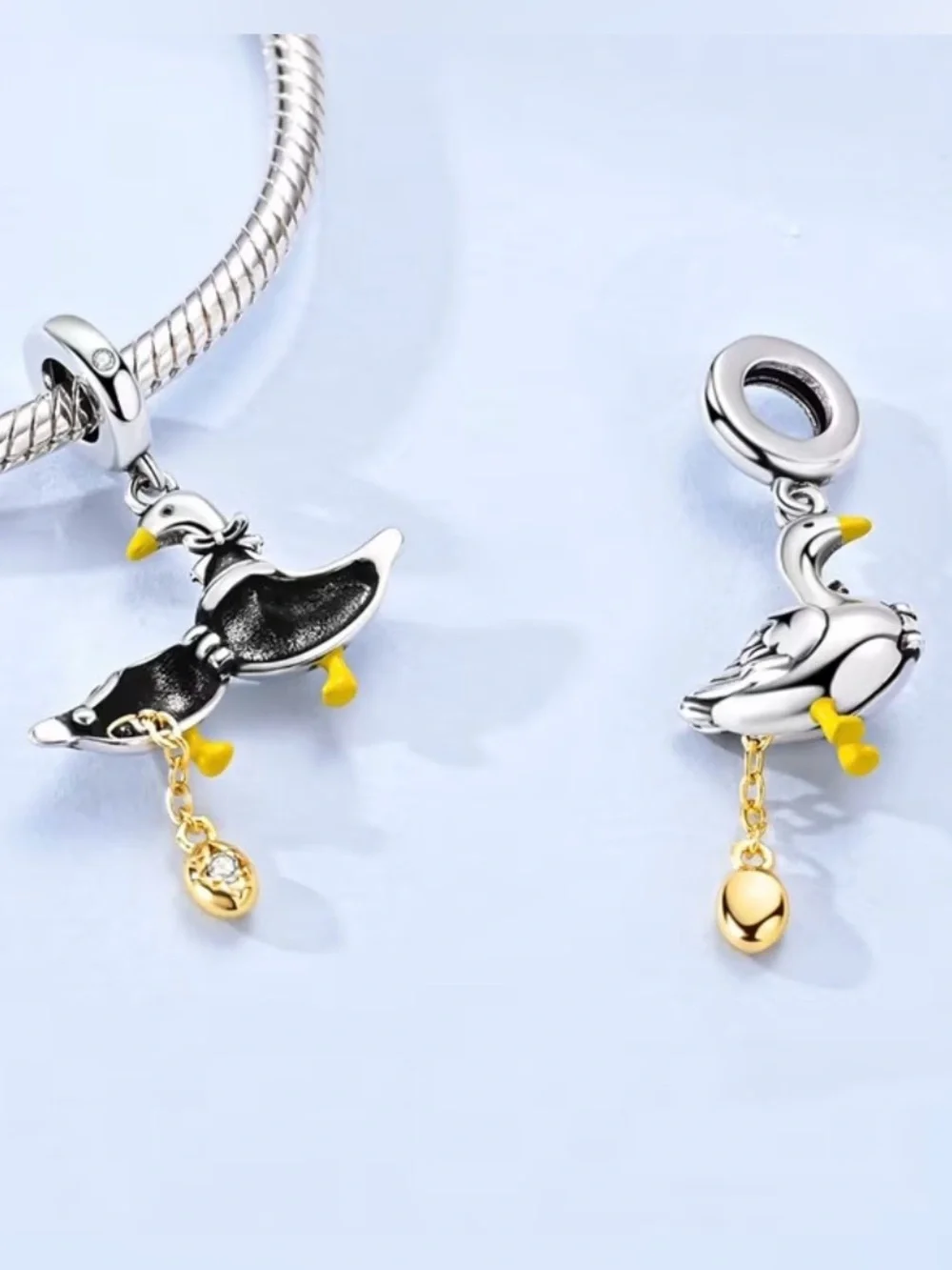 🐥 Cute Duck Opening Dangle Charm Accent Bracelet Charm